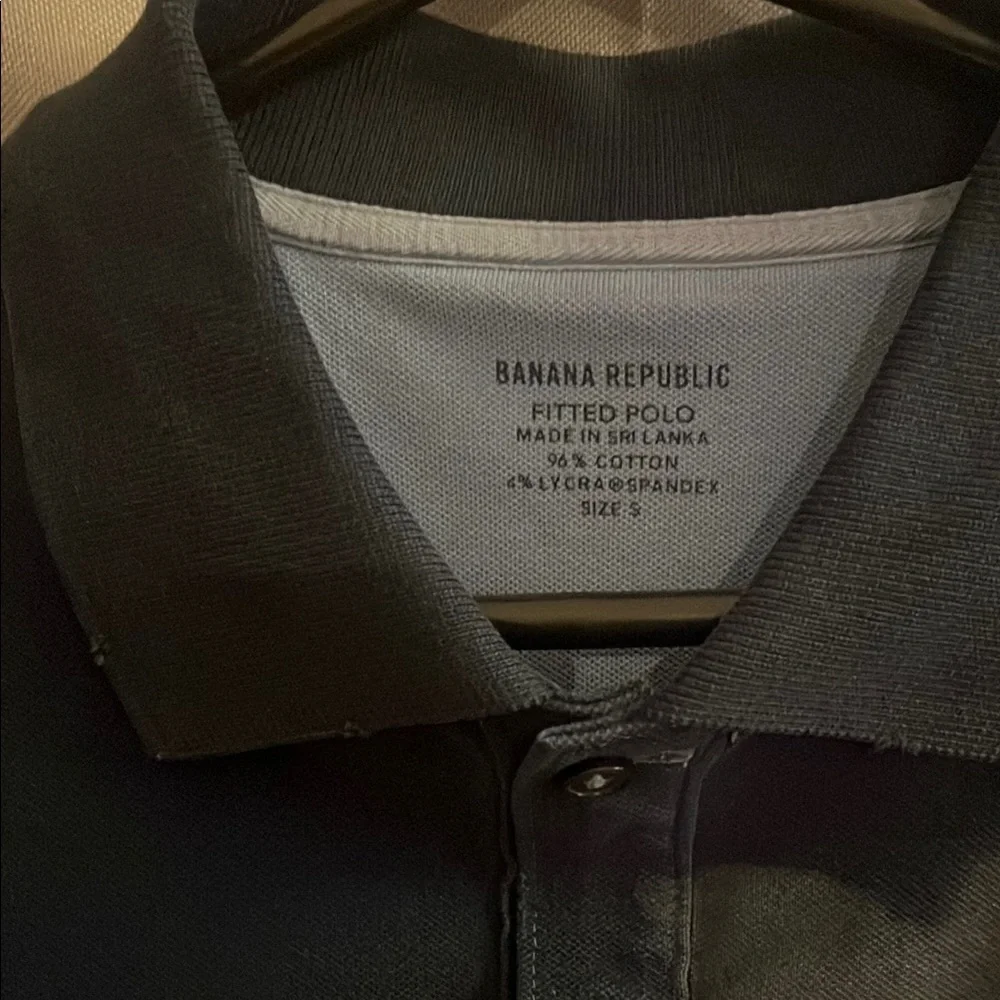GAP Black Polo Shirt with Unique Graphic - Picture 3 of 4